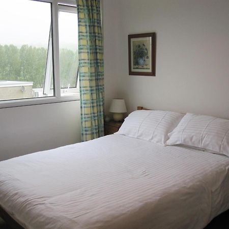 Freshwater Bay Holiday Cottages Пембрук Номер фото